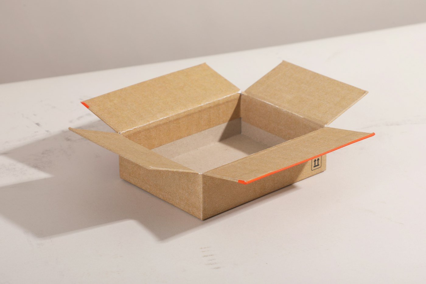 Préparation de cartons pour un déménagement